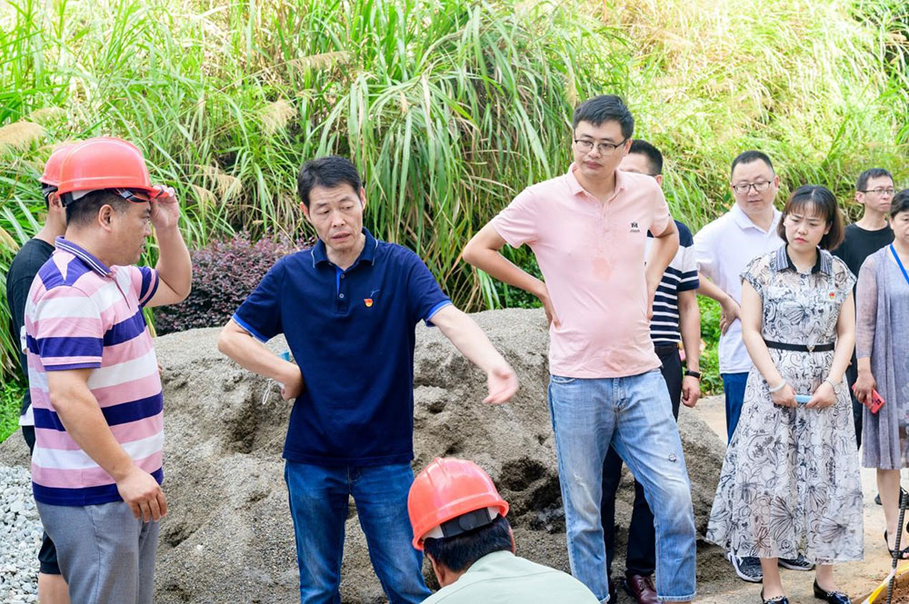 屯溪城建投公司黨支部情系福利院 慰問(wèn)暖人心